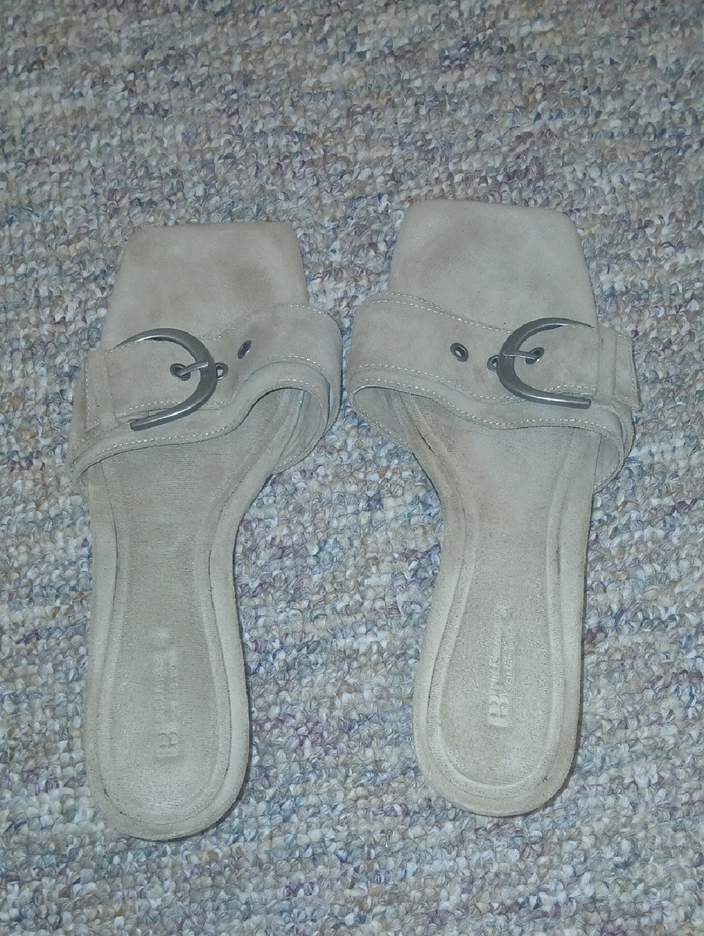 Women’s Suede Buckle Slide Sandals in Beige